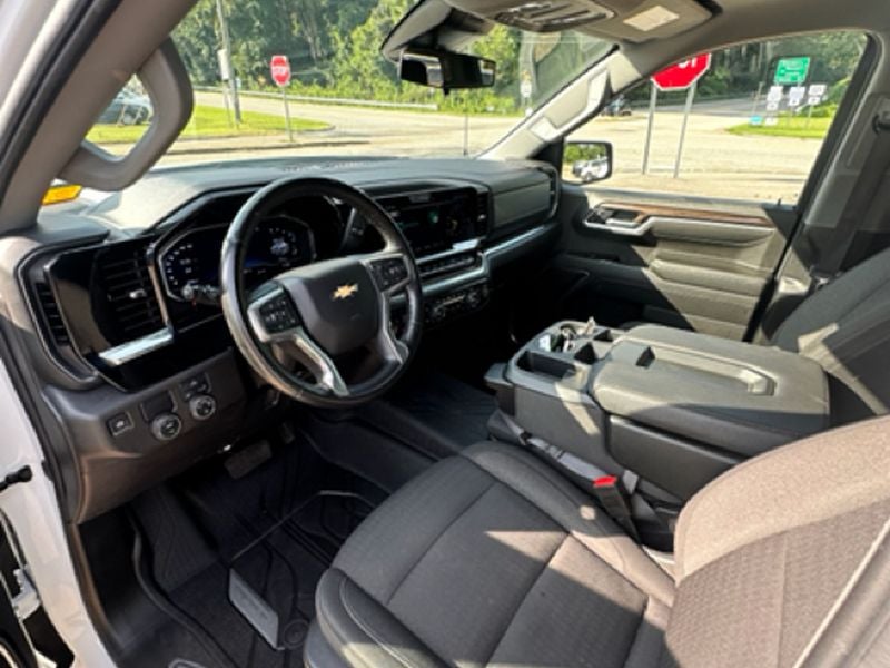 2025 Chevrolet Silverado 1500 LT
