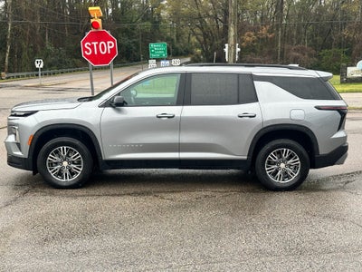 2025 Chevrolet Traverse LT