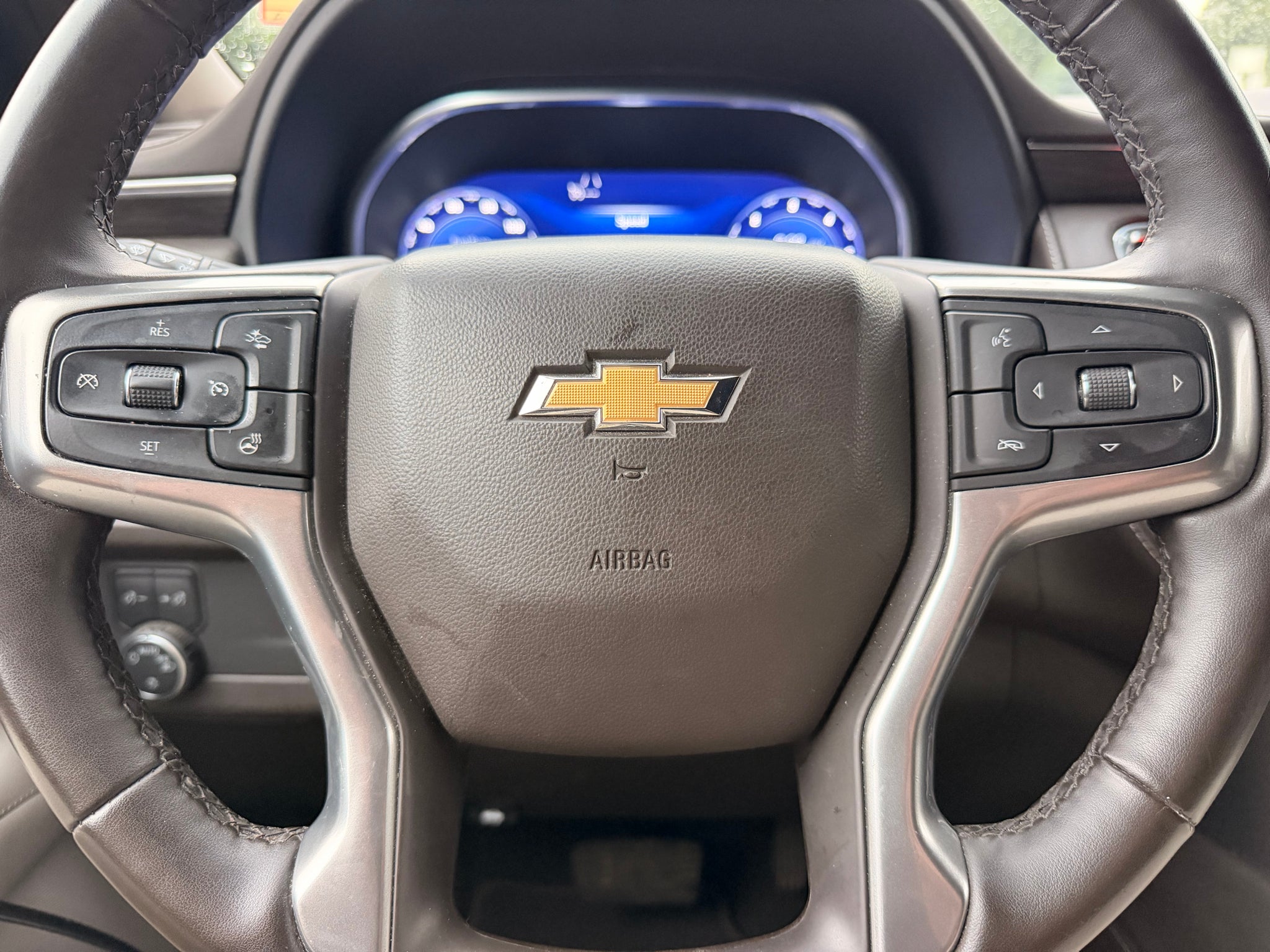 2024 Chevrolet Suburban LT