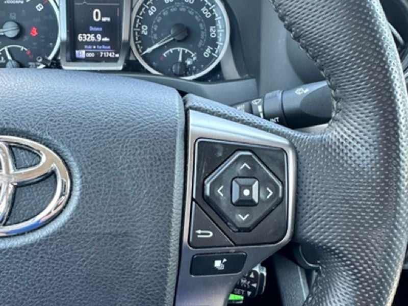 2022 Toyota Tacoma 2WD SR5
