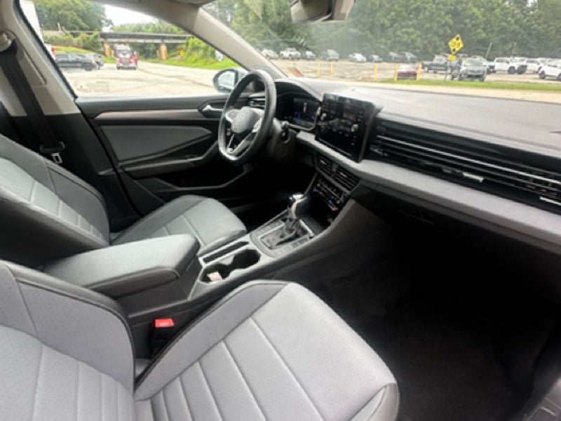 2025 Volkswagen Jetta SE