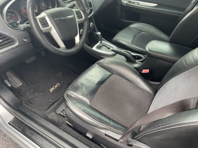 2013 Chrysler 200 S