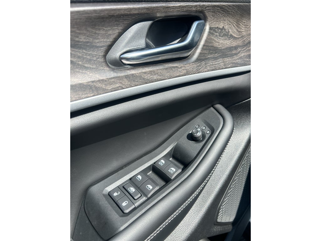 2027 Jeep Grand Cherokee Laredo Altitude