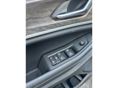 2027 Jeep Grand Cherokee Laredo Altitude