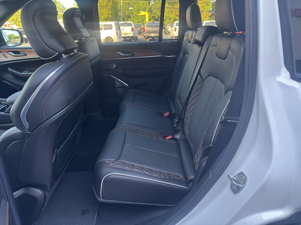 2026 Jeep Grand Cherokee Summit