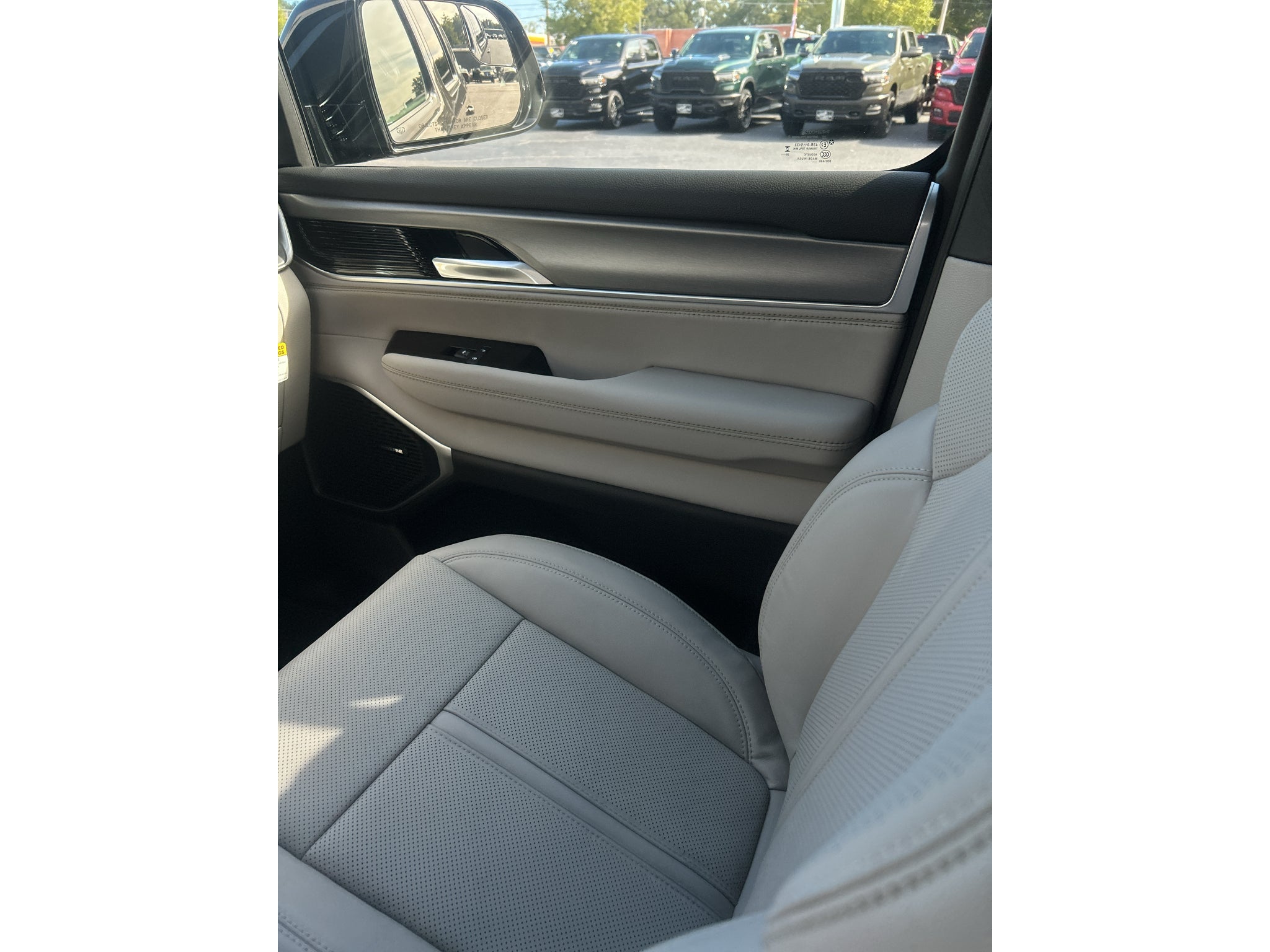 2027 Jeep Grand Wagoneer Base