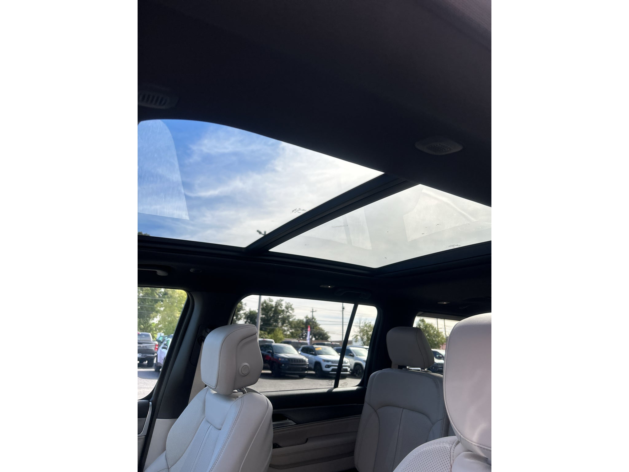 2027 Jeep Grand Wagoneer Base