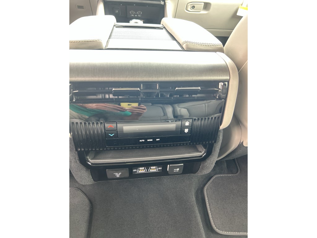 2026 Jeep Grand Wagoneer Base
