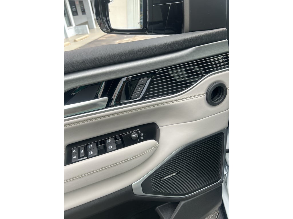 2026 Jeep Grand Wagoneer Base