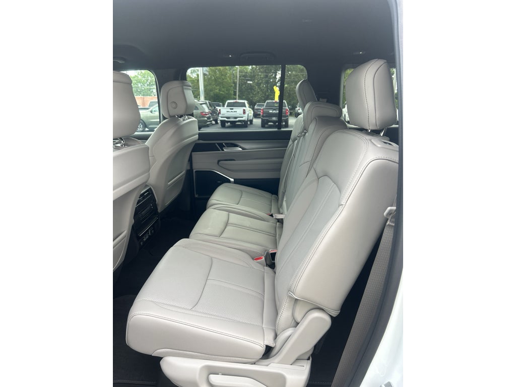 2026 Jeep Grand Wagoneer Base