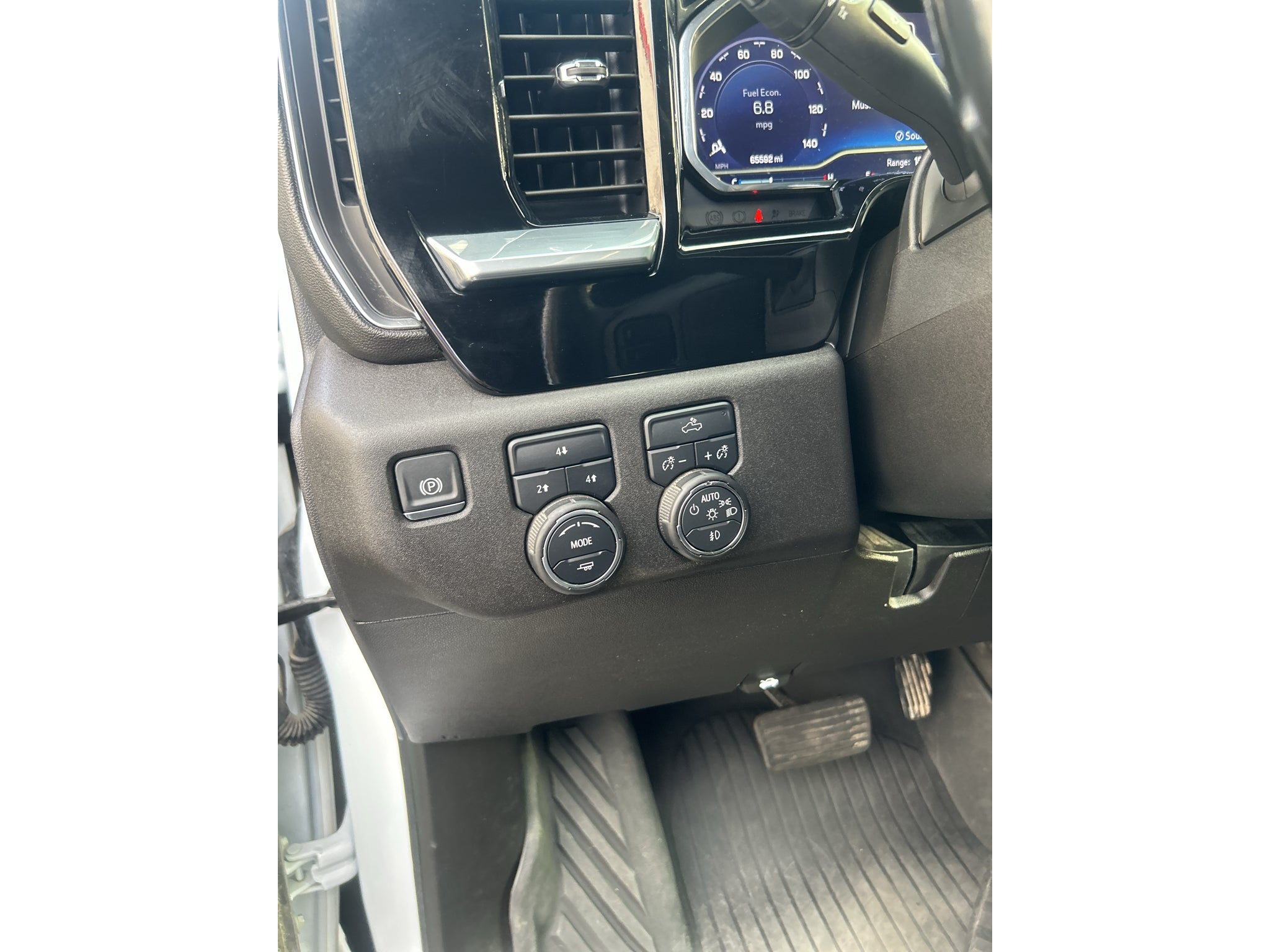 2025 Chevrolet Silverado LT