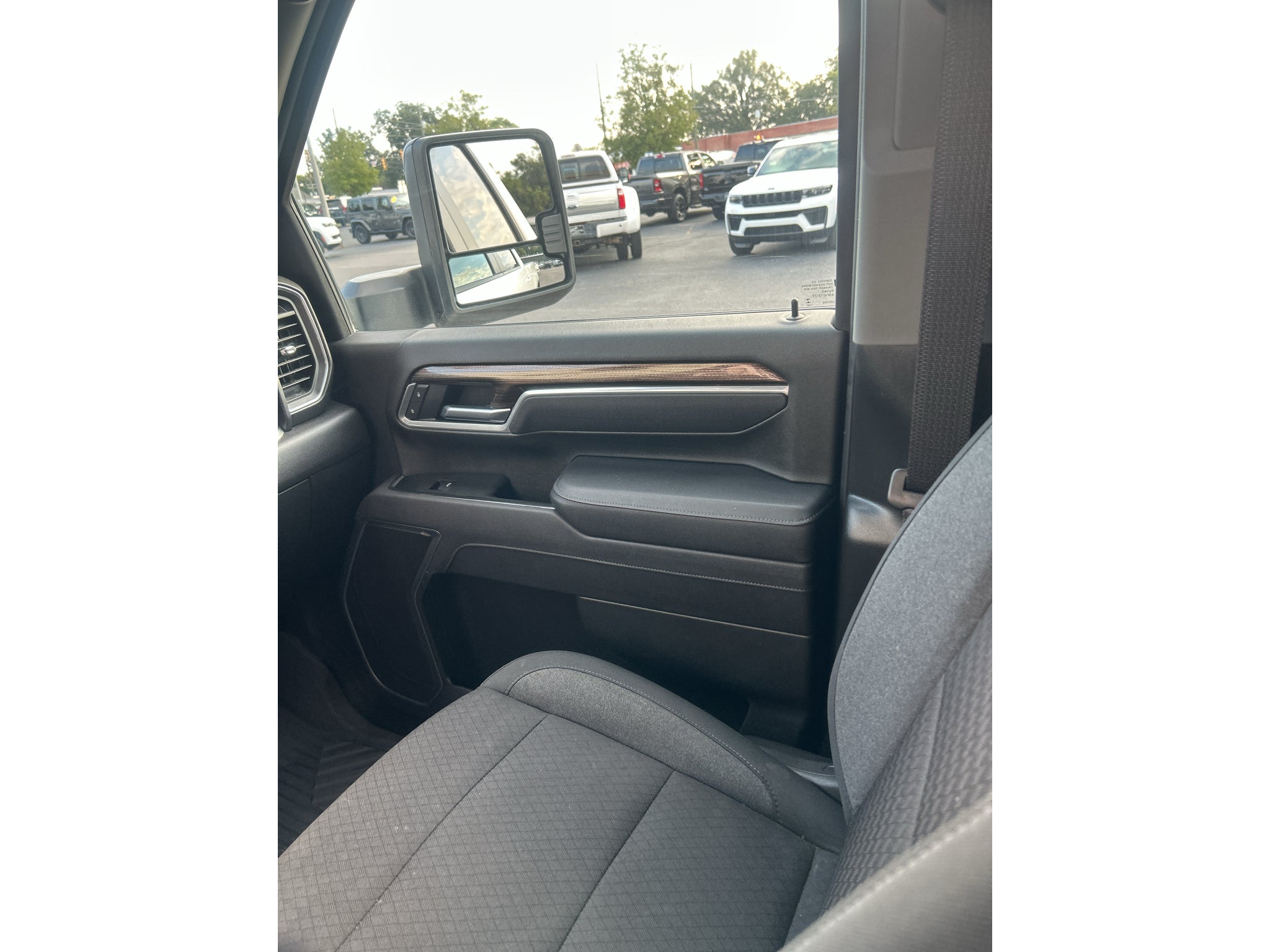 2025 Chevrolet Silverado LT