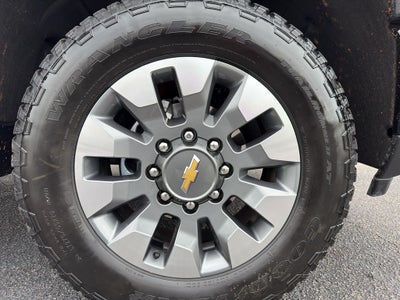 2025 Chevrolet Silverado Custom