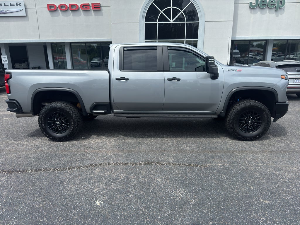 2025 Chevrolet Silverado ZR2