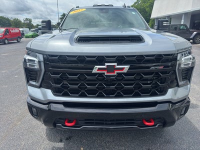 2025 Chevrolet Silverado ZR2