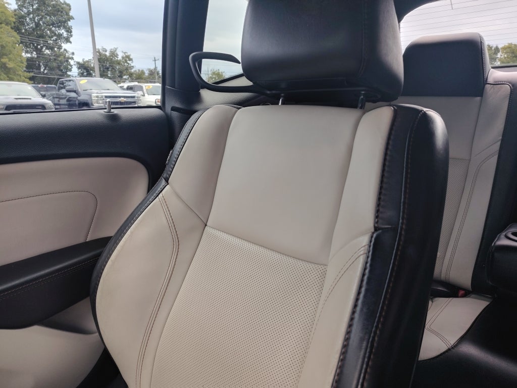 2016 Dodge Challenger SXT Plus