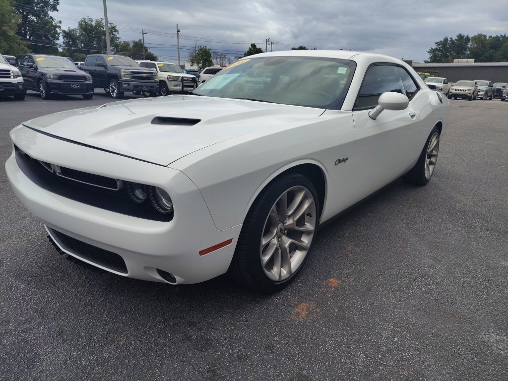 2016 Dodge Challenger SXT Plus