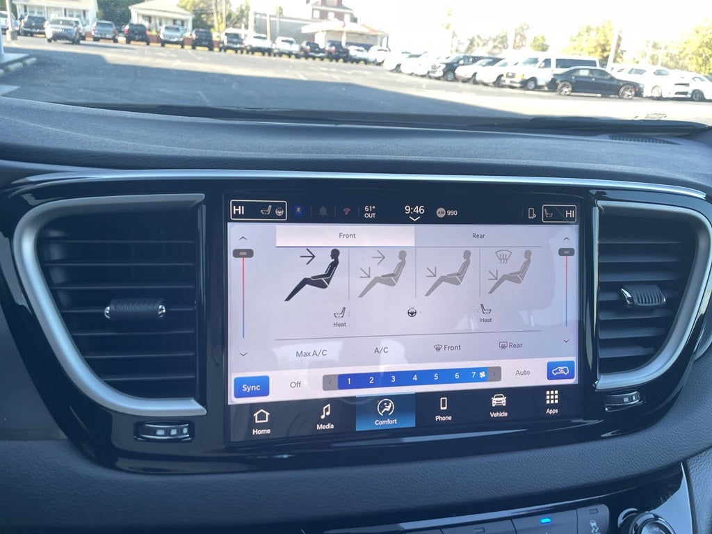 2026 Chrysler Voyager LX