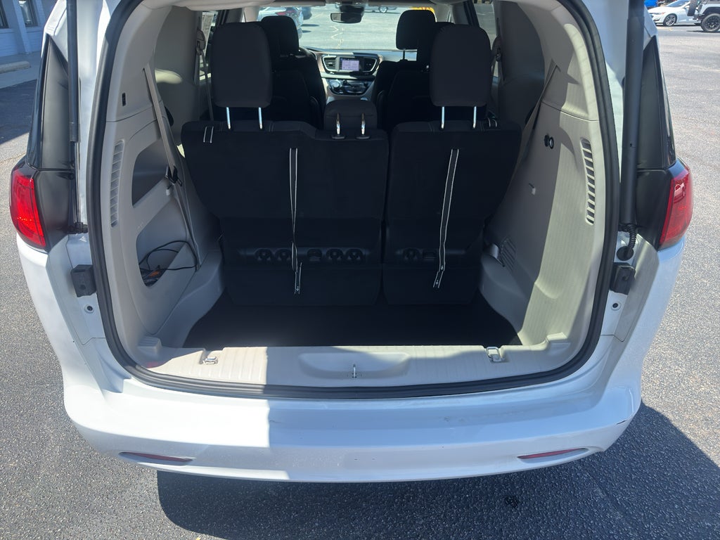2024 Chrysler Voyager LX