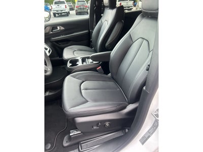 2027 Chrysler Voyager LX