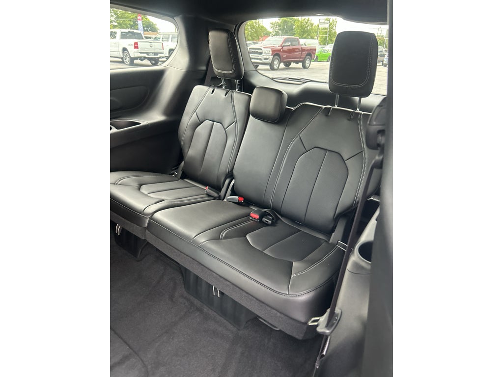 2027 Chrysler Voyager LX