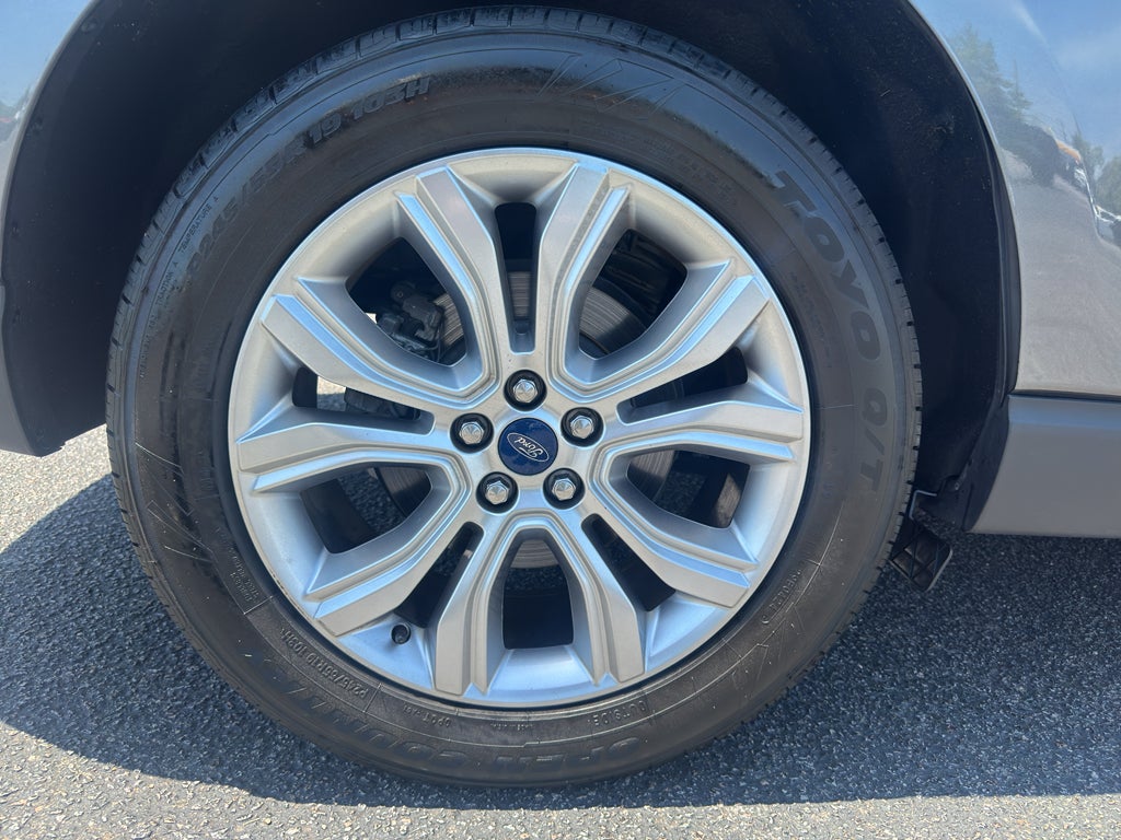 2020 Ford Edge Titanium