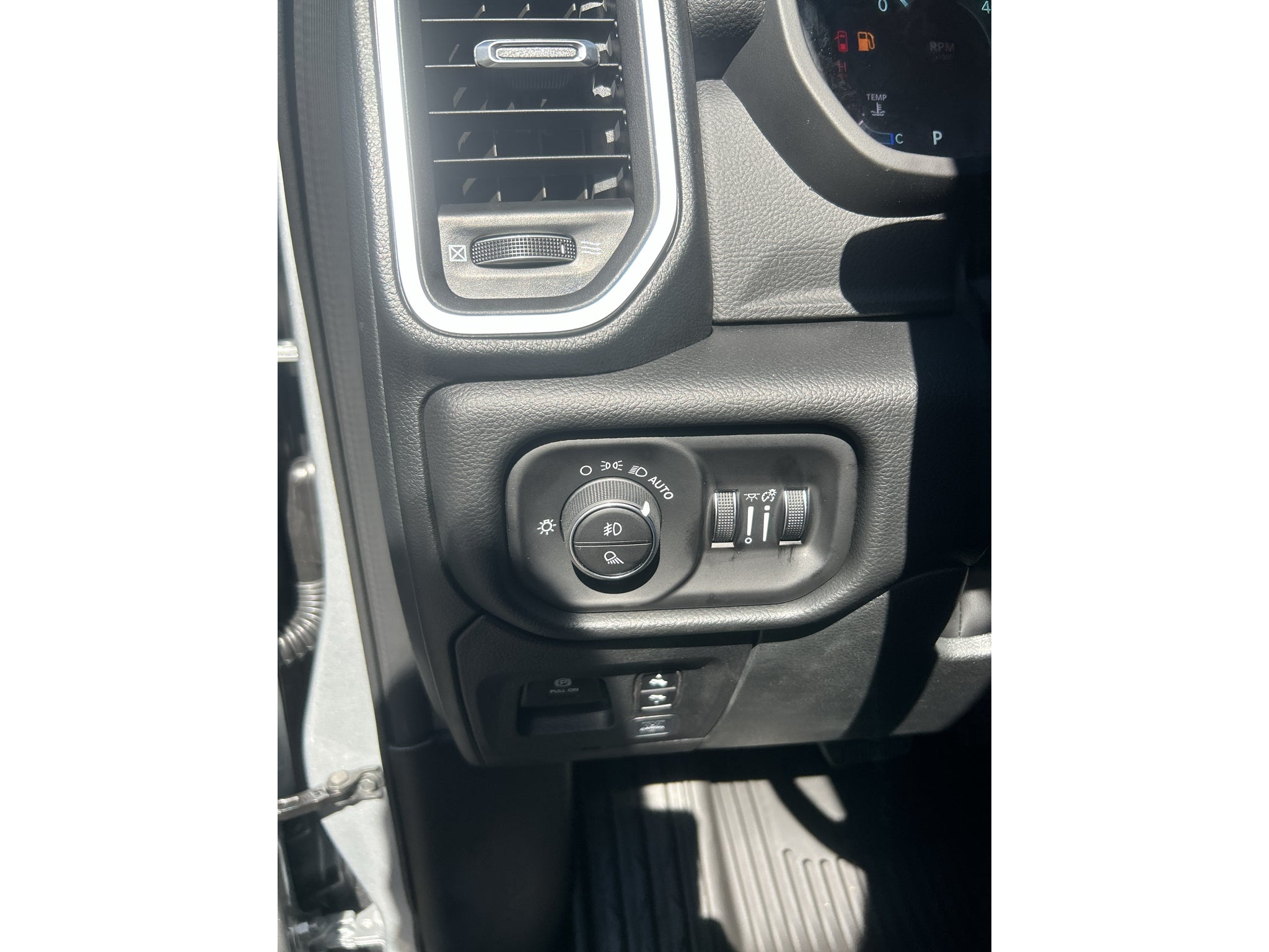 2027 RAM 1500 RAM 1500 BIG HORN CREW CAB 4X4 5'7' BOX