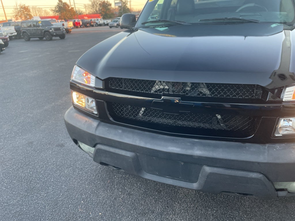 2003 Chevrolet Avalanche Base