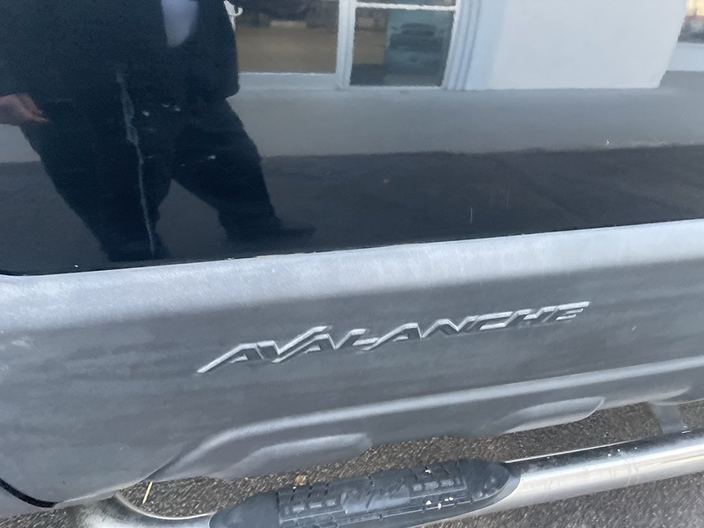 2003 Chevrolet Avalanche Base