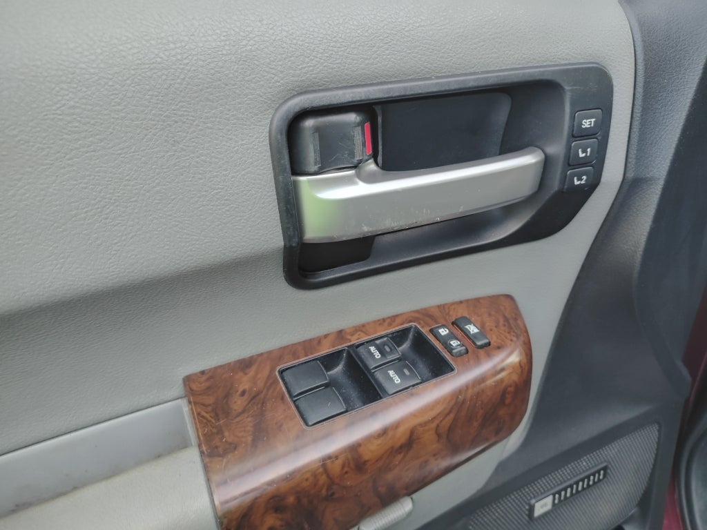 2010 Toyota Sequoia Platinum