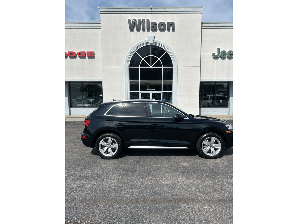 2019 Audi Q5 2.0T quattro S tronic Premium Plus's photo